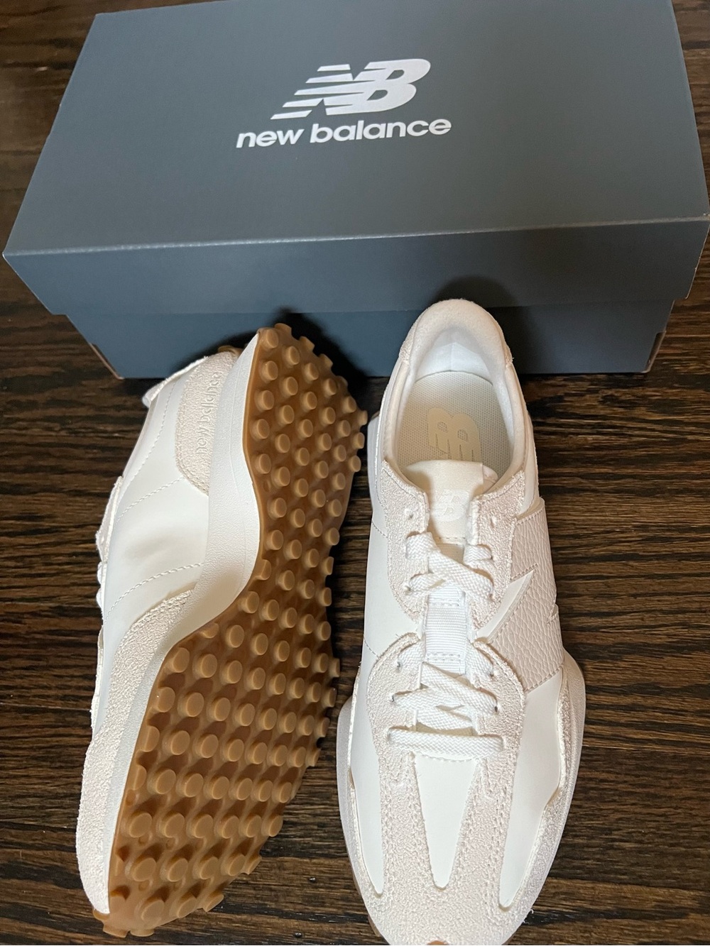 New Balance 327 Beige White Suede Leather Sneakers NIB Women’s Size 7 - Picture 9 of 14
